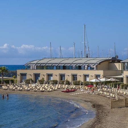 Hotel Riviera Dei Fiori San Lorenzo al Mare Ngoại thất bức ảnh