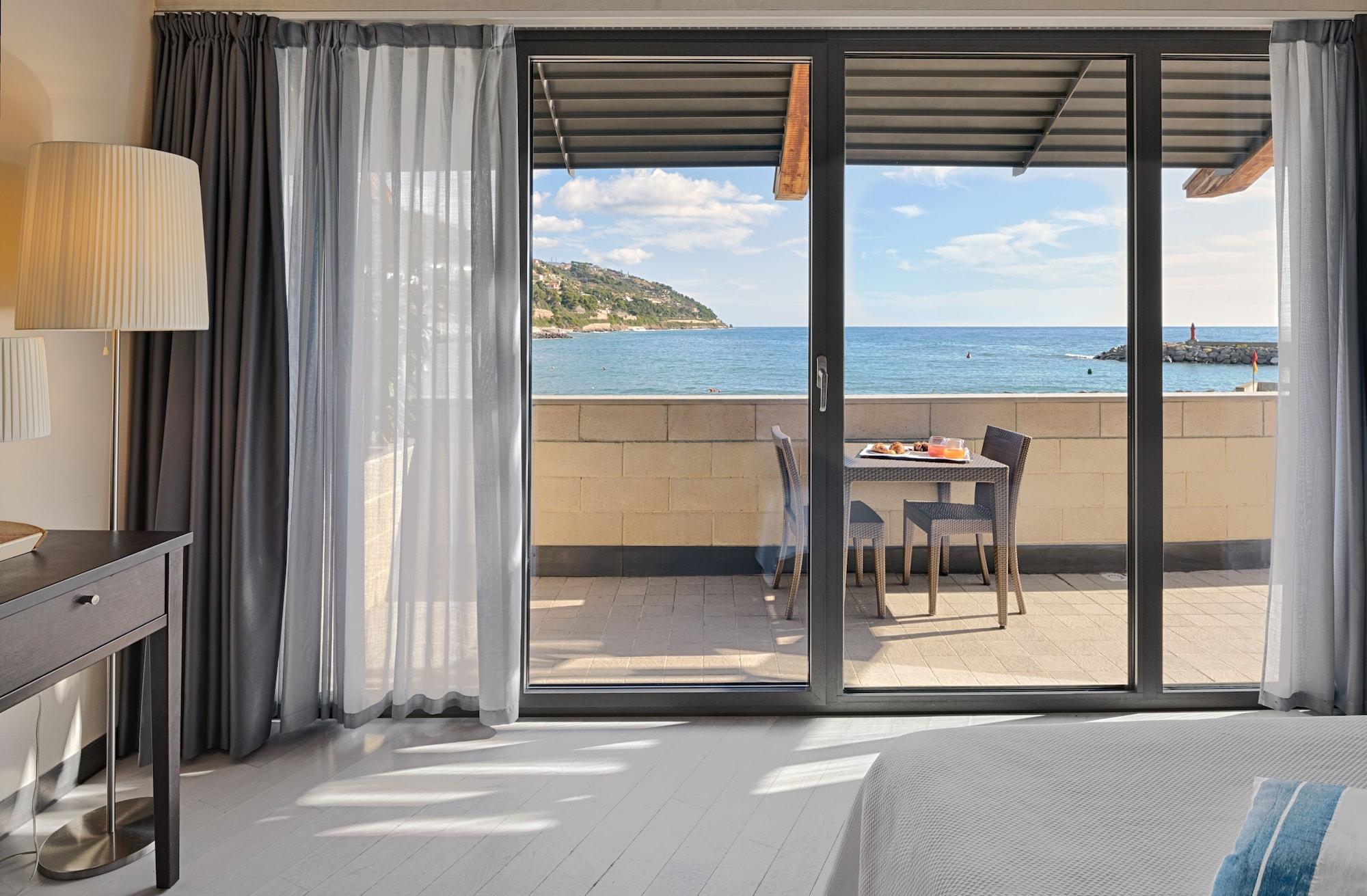 Hotel Riviera Dei Fiori San Lorenzo al Mare Ngoại thất bức ảnh