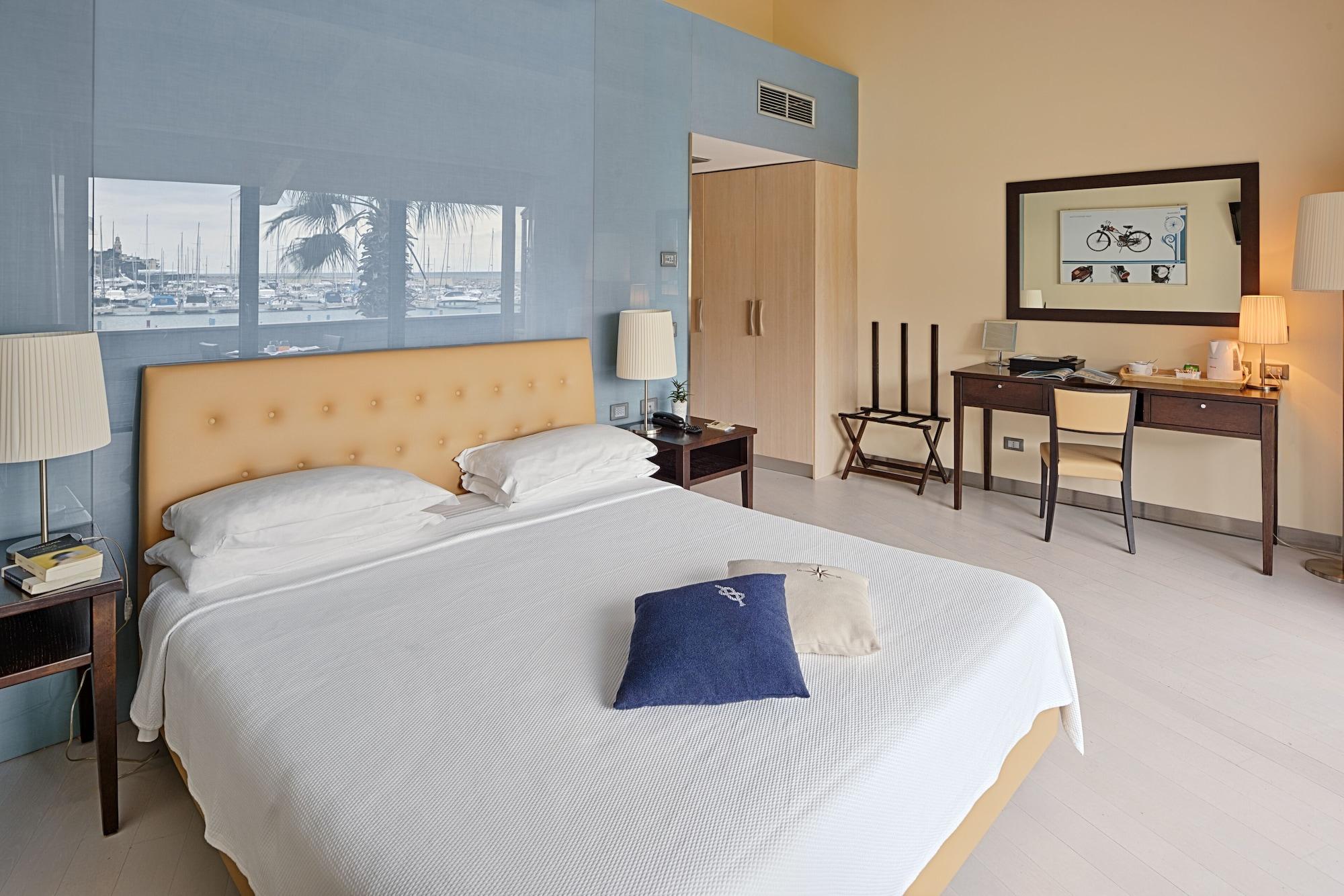 Hotel Riviera Dei Fiori San Lorenzo al Mare Ngoại thất bức ảnh