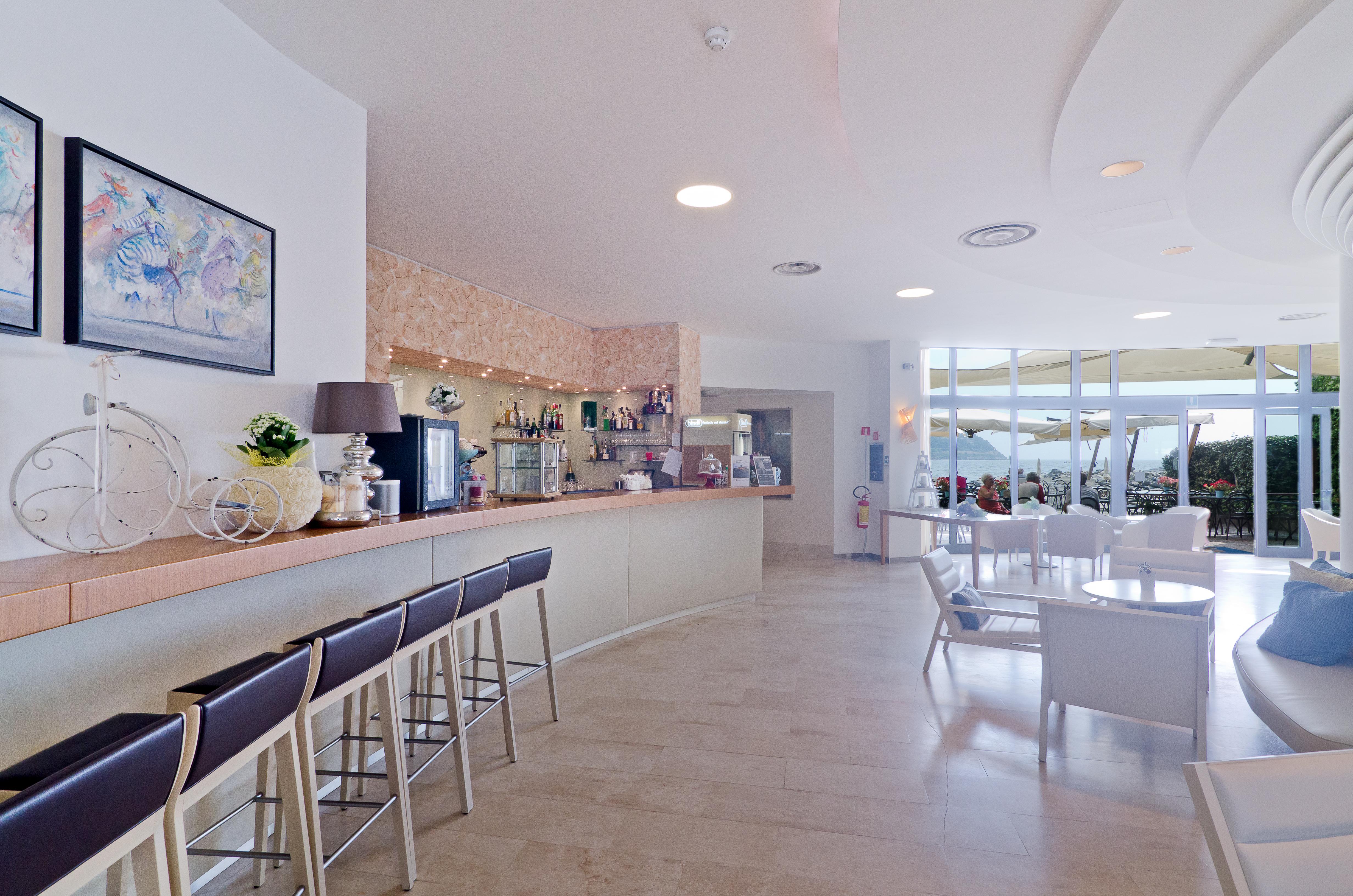 Hotel Riviera Dei Fiori San Lorenzo al Mare Ngoại thất bức ảnh