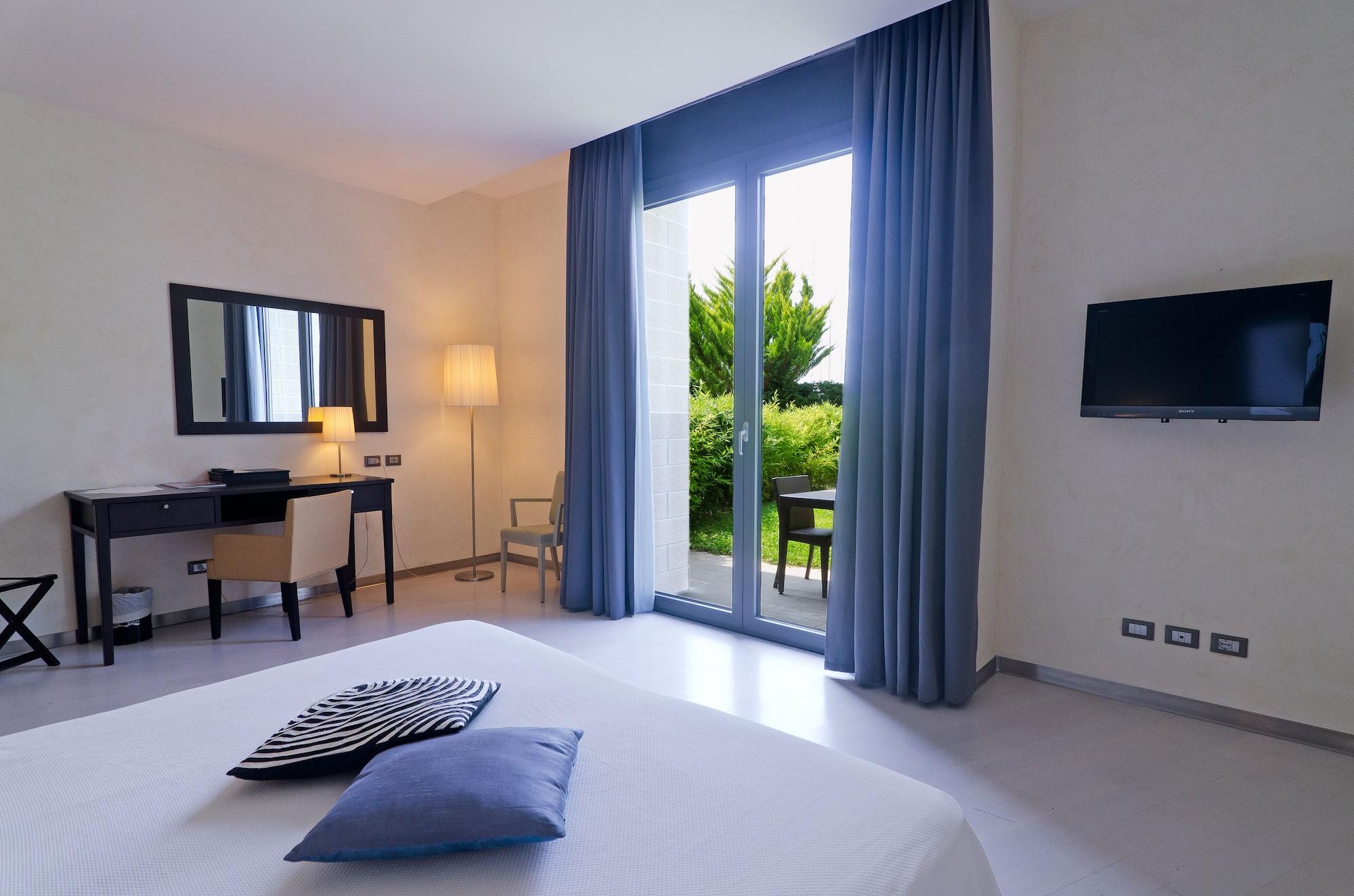 Hotel Riviera Dei Fiori San Lorenzo al Mare Ngoại thất bức ảnh