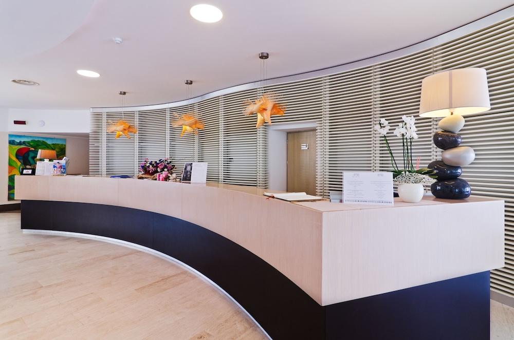Hotel Riviera Dei Fiori San Lorenzo al Mare Ngoại thất bức ảnh