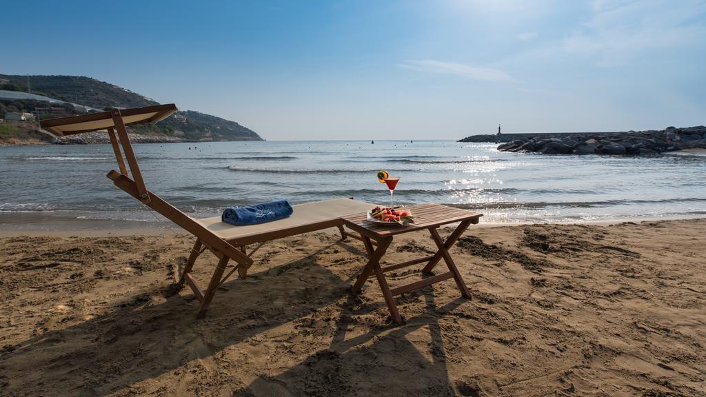 Hotel Riviera Dei Fiori San Lorenzo al Mare Ngoại thất bức ảnh