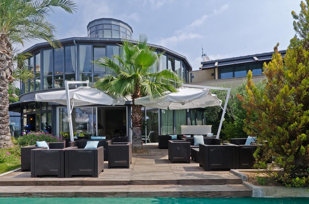 Hotel Riviera Dei Fiori San Lorenzo al Mare Ngoại thất bức ảnh