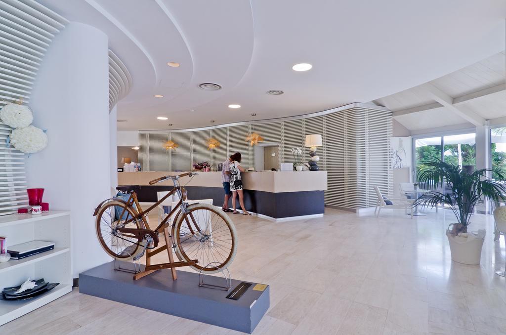 Hotel Riviera Dei Fiori San Lorenzo al Mare Ngoại thất bức ảnh