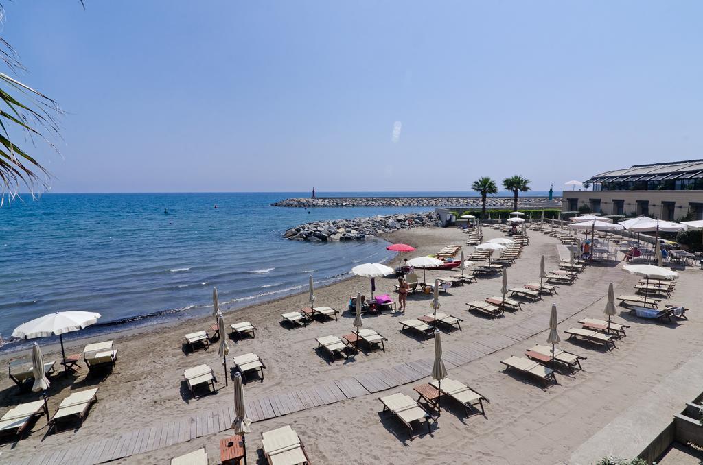 Hotel Riviera Dei Fiori San Lorenzo al Mare Ngoại thất bức ảnh