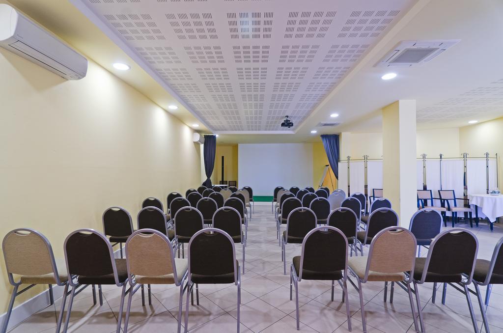 Hotel Riviera Dei Fiori San Lorenzo al Mare Ngoại thất bức ảnh