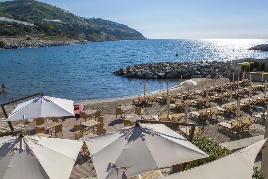 Hotel Riviera Dei Fiori San Lorenzo al Mare Ngoại thất bức ảnh