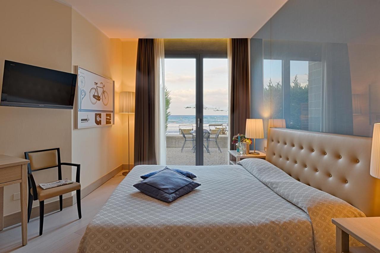 Hotel Riviera Dei Fiori San Lorenzo al Mare Ngoại thất bức ảnh