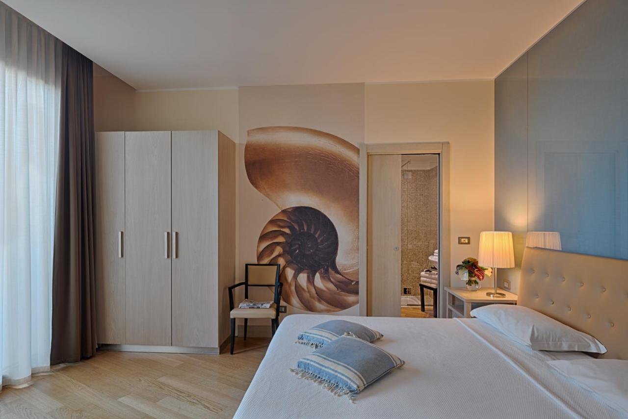 Hotel Riviera Dei Fiori San Lorenzo al Mare Ngoại thất bức ảnh