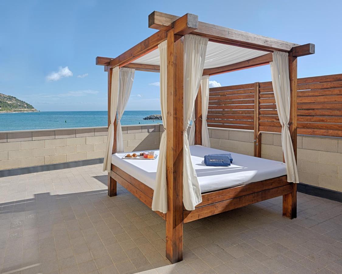 Hotel Riviera Dei Fiori San Lorenzo al Mare Ngoại thất bức ảnh